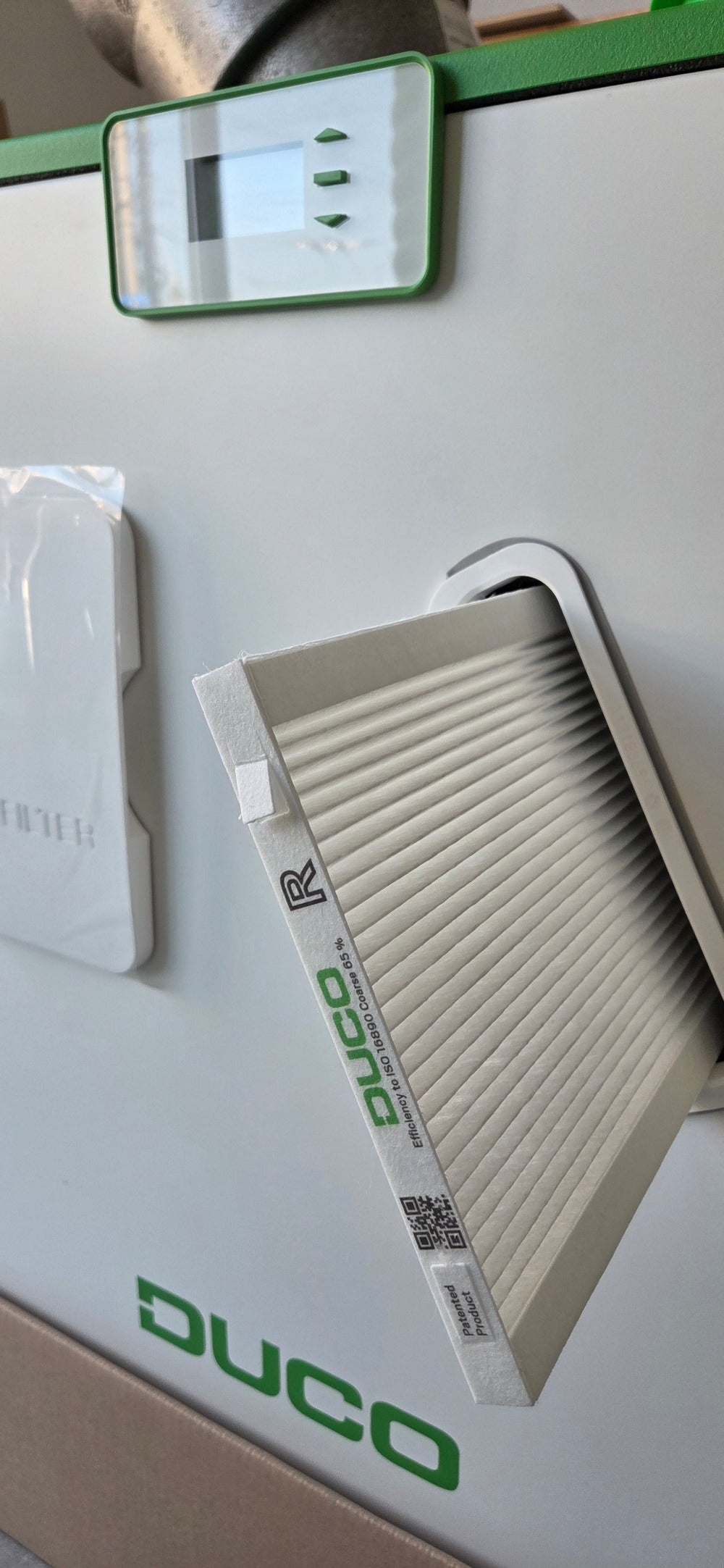 detalii cum arata un filtru si unde este asezat in recuperatorul de caldura, filtru dreapta